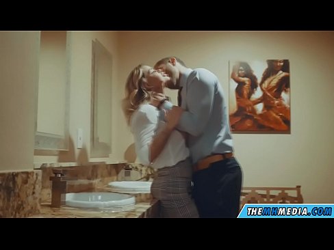 ❤️ Döşlü sarışın sizi ictimai tualetdə aldatdıqda ❤️❌ Evdə hazırlanan porno bizdə az.kanalmoscow.ru